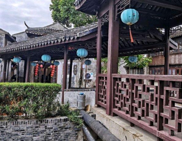 手机qq怎样设置隐身在线游戏画面