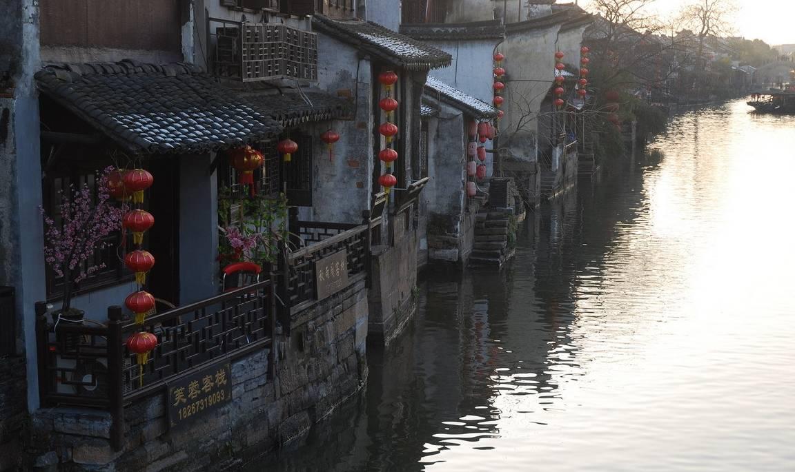 “南橘北莓”背后:“出圈”的特色鲜果兴业助农